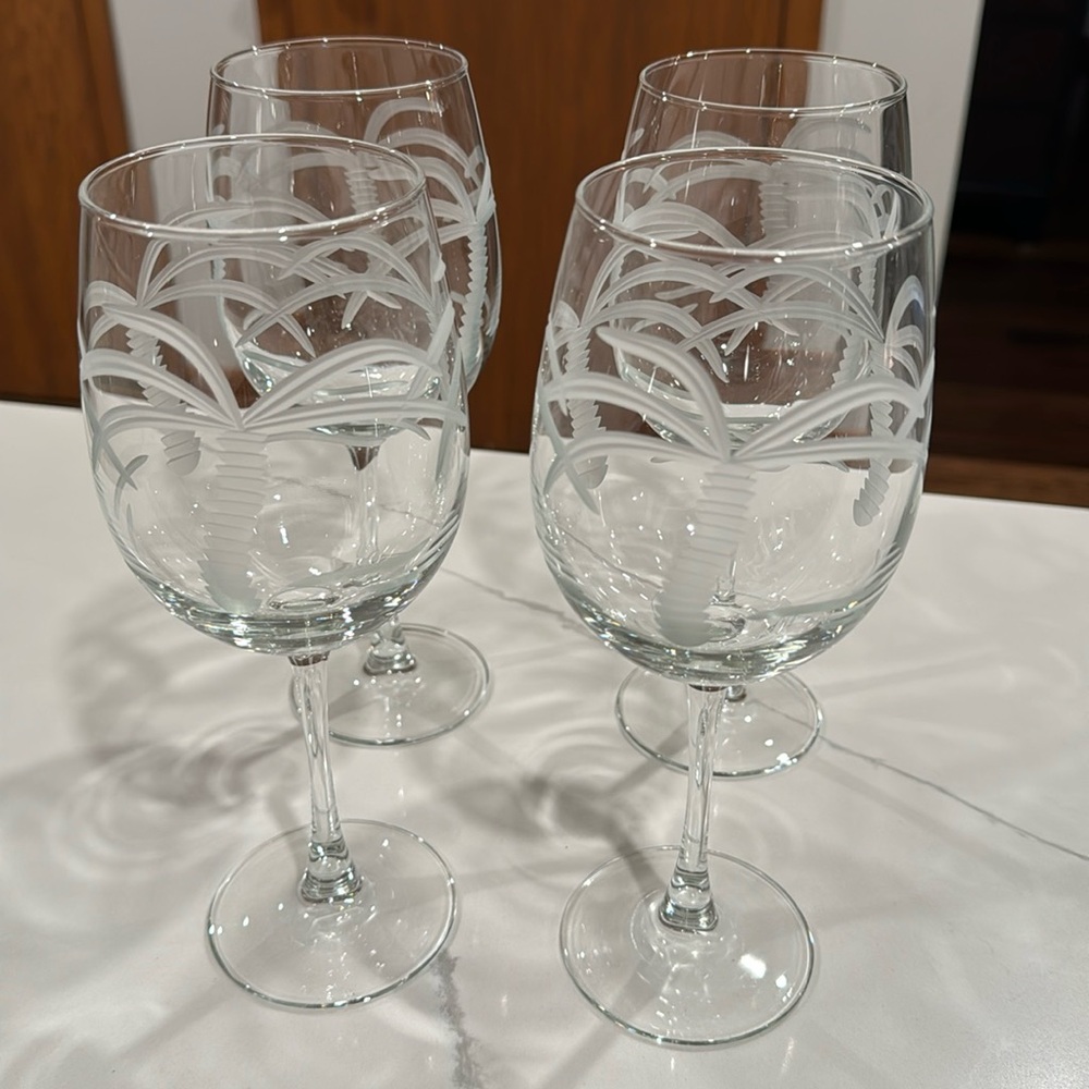 Late 20th Century Rolf Palm Tree Etched Glass Wine Glasses- Set of 4